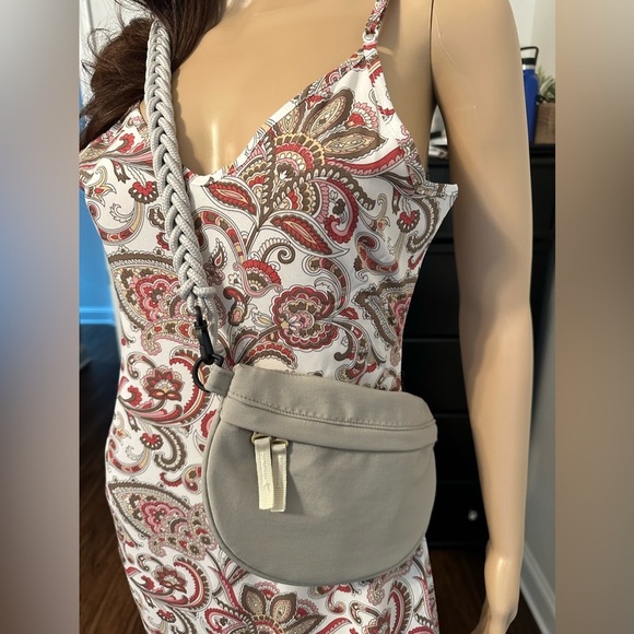 NWT-Nylon Crescent crossbody Bag - Picture 7 of 7